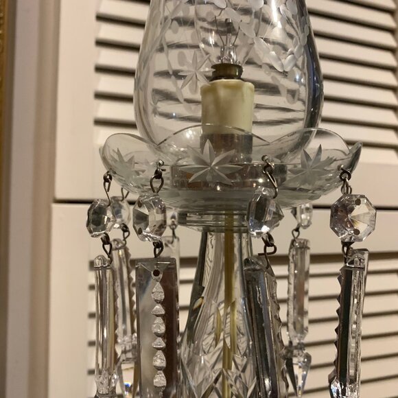 Vintage Crystal Electric Hurricane Cut Crystal Glass Teardrop Table - Picture 8 of 10